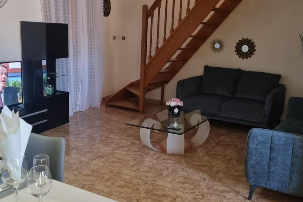 Maison De Ville Avec Garage Прад Экстерьер фото