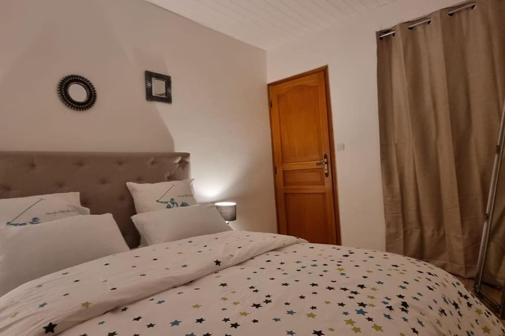 Maison De Ville Avec Garage Прад Экстерьер фото